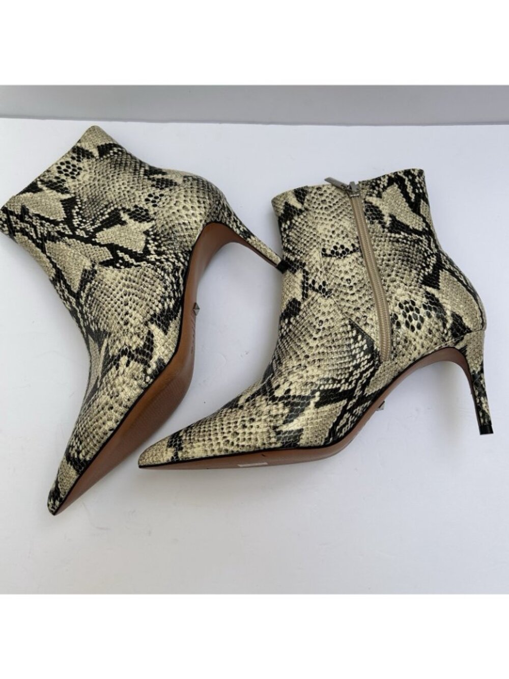 Schutz Leather Bette Snake-Embossed Snakeskin Print Heeled Booties Size 8 Boots - Picture 7 of 9